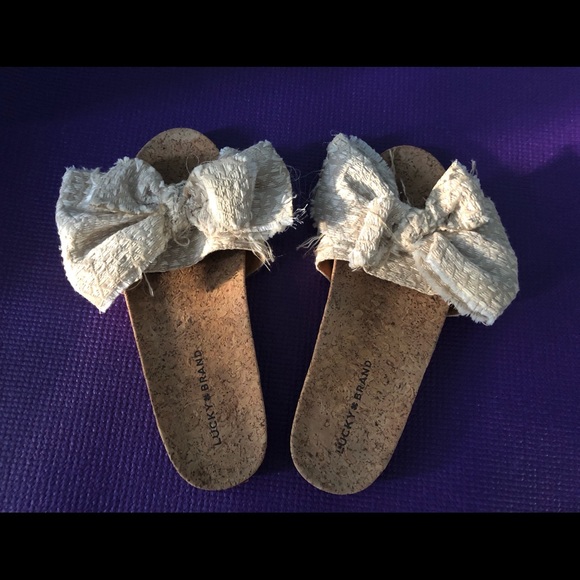 Lucky Brand Shoes - Lucky Brand New Fiorella size 9 slide big bow Lucky Brand Shoes - Lucky Brand New Fiorella size 9 slide big bow